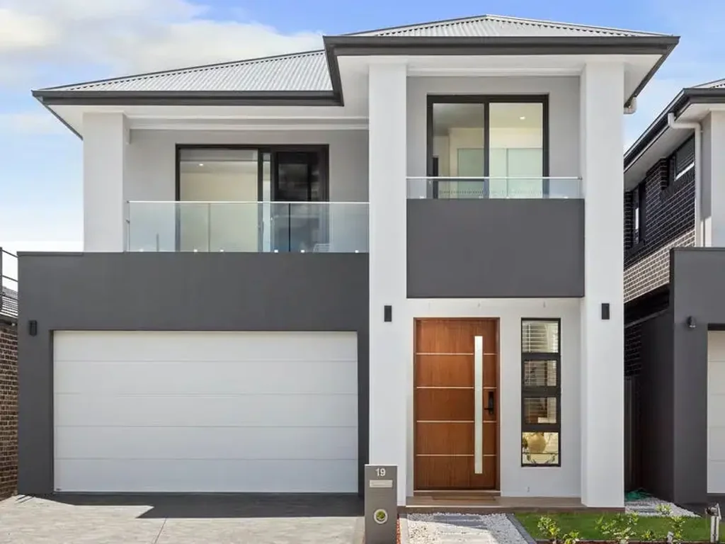 Schofields 5બેડરૂમ Near New, Custom Built 34 sq home located in the heart of the Akuna Vista Community - 2 Minute walk to Nirimba Fields Public School & Park!