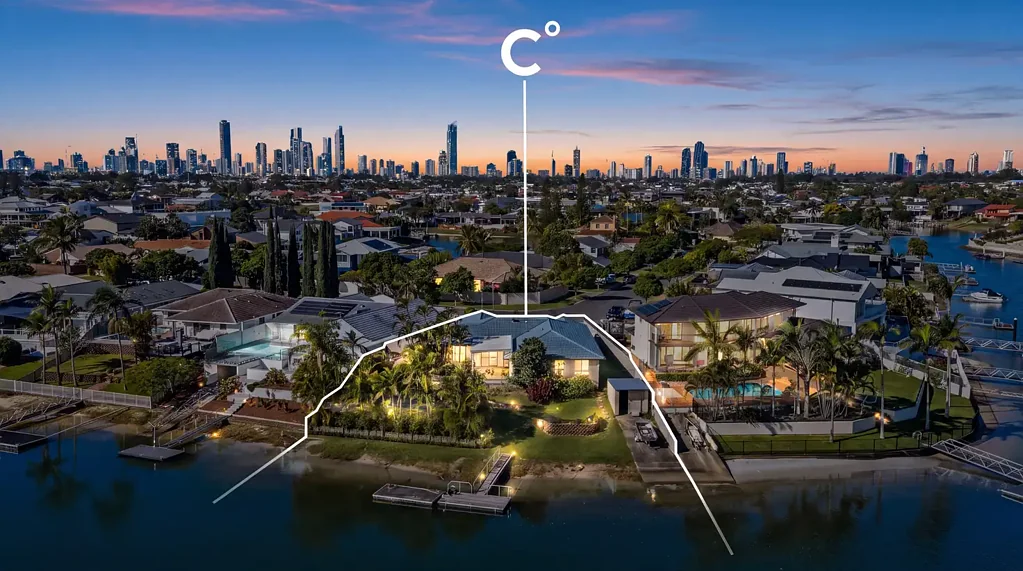 Benowa 5 Bedroom Sprawling 973m2 Waterfront Sanctaury - 35m Water Frontage