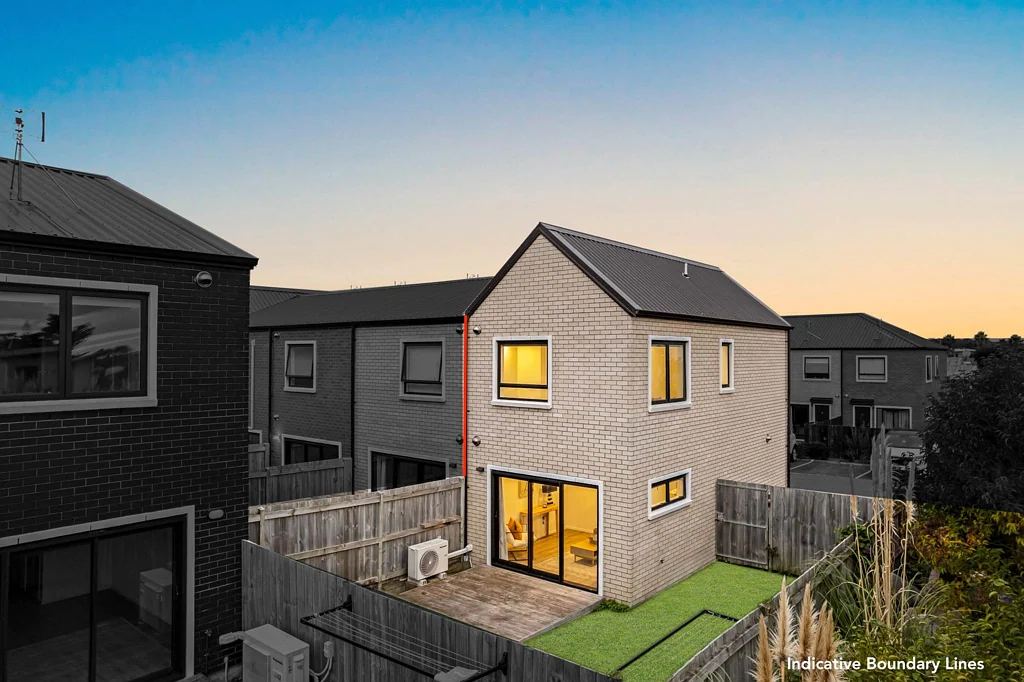 Mangere 2 Bedroom Entry level - Modern Corner Townhouse Living