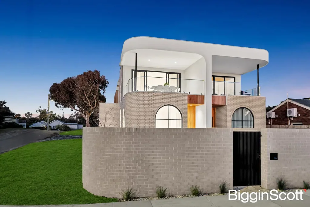 Seaford 4chambre Architectural Brilliance by the Beach- Inspection by Private Appointment