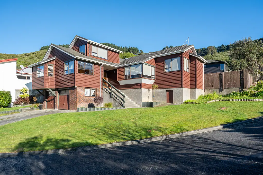 11 Duval Grove, Tawa, Wellington
