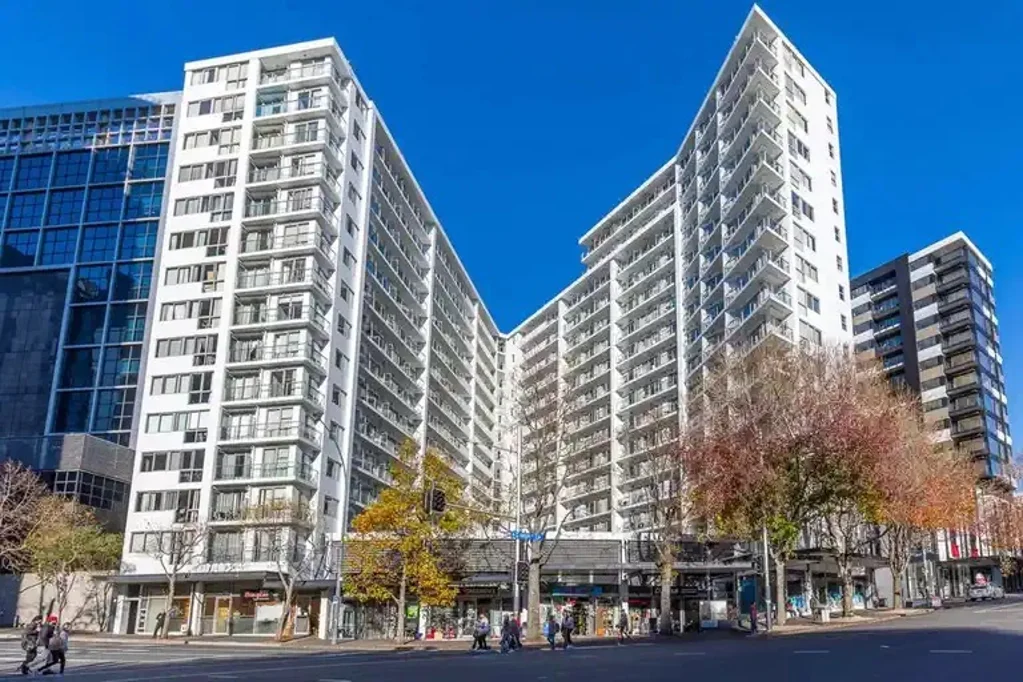 Furnished Two-Bedroom Apartment Ã¢ÂÂ Convenient City Living