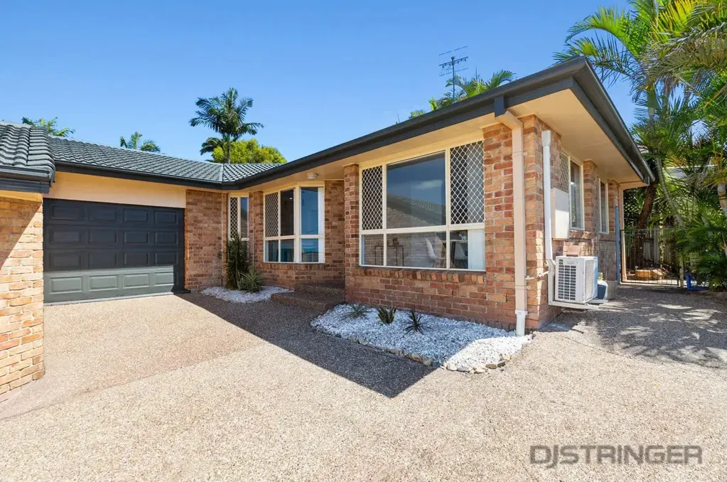 3 BEDROOM DUPLEX IN POPULAR BANORA!