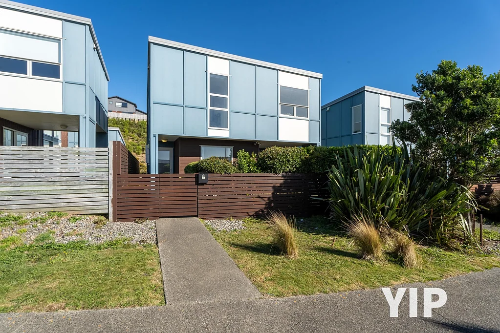 74 Cedarwood Street, Woodridge, Wellington