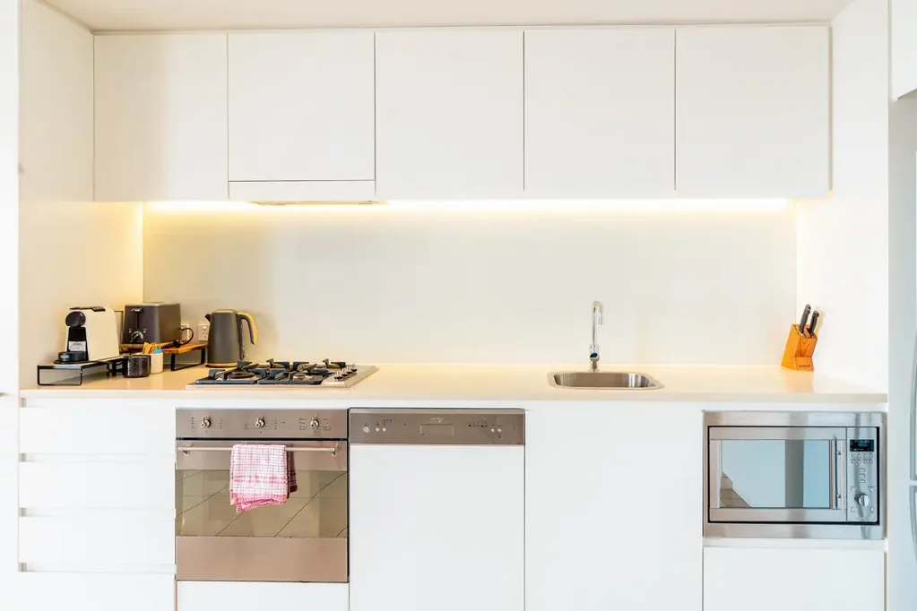 Darwin City 1 Bedroom High return AirBnB or Waterfront Living