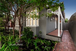 20 Rockbrook Road, St Kilda East