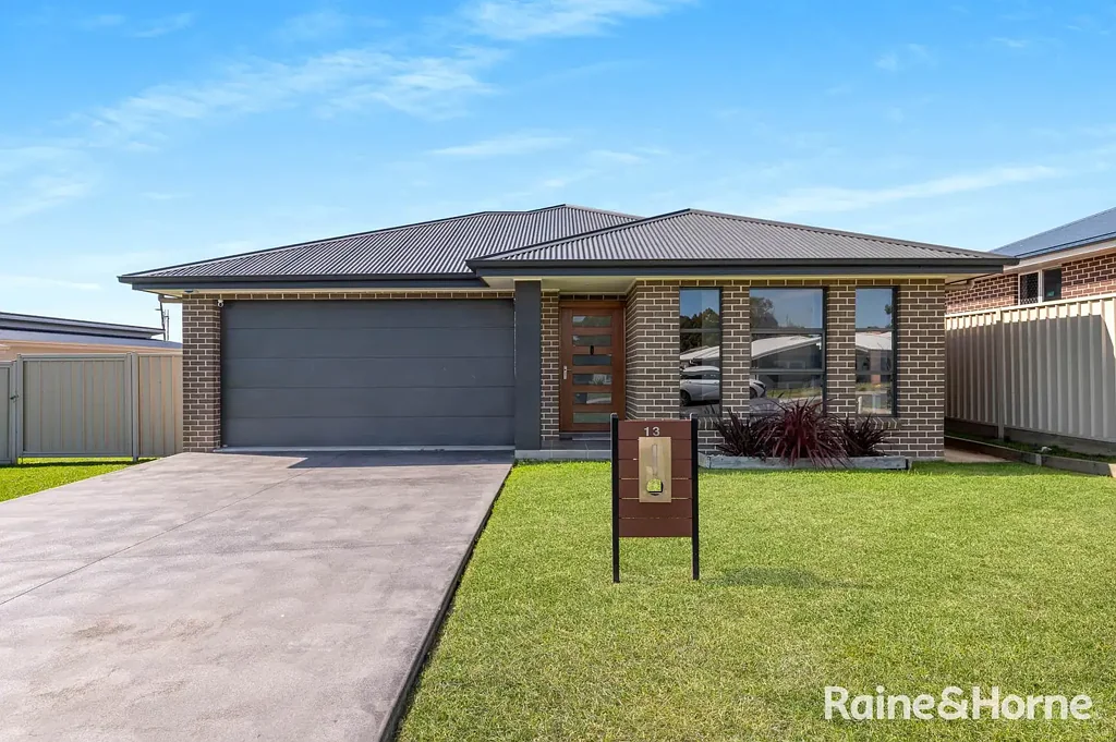 13 Jindalee Crescent, Nowra, NSW 2541