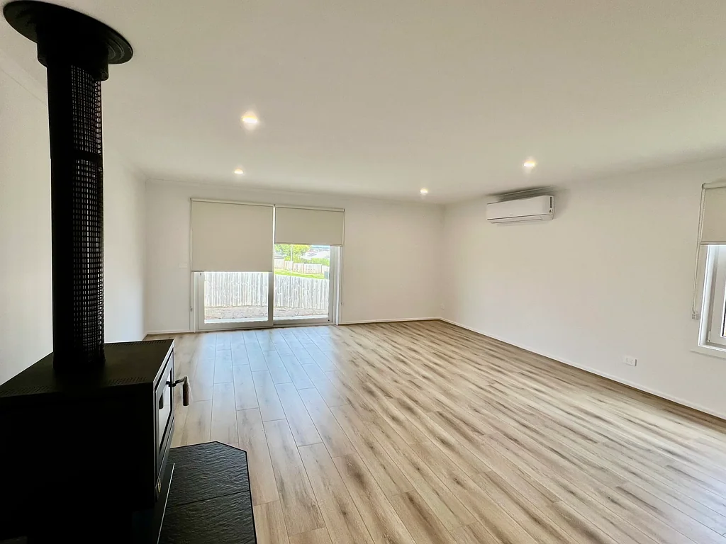 Brand-New Coastal Living in Lakes Entrance