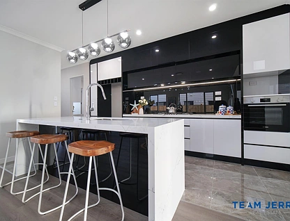 21 Knockanara Drive, Flat Bush, Manukau City, 8 Bedrooms, 6 Bathrooms, House