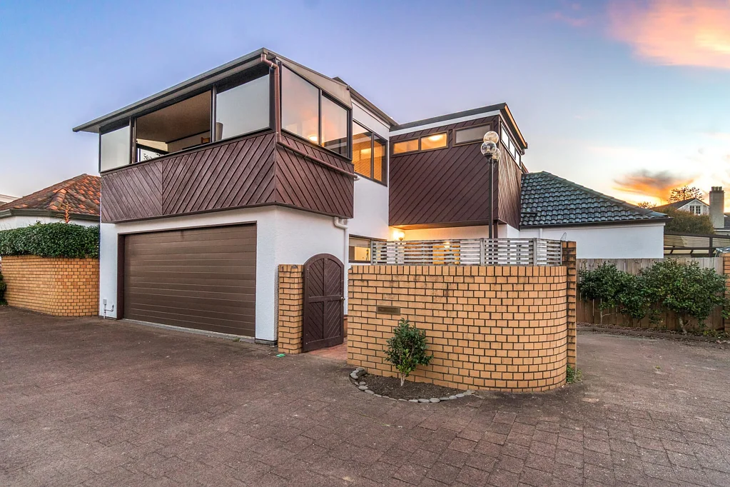 Remuera 3房 遗产房！1980年代住宅，待您注入新活力，永久产权，无物业管理费！ 80s Baby Ready for a Birthday Glow-Up