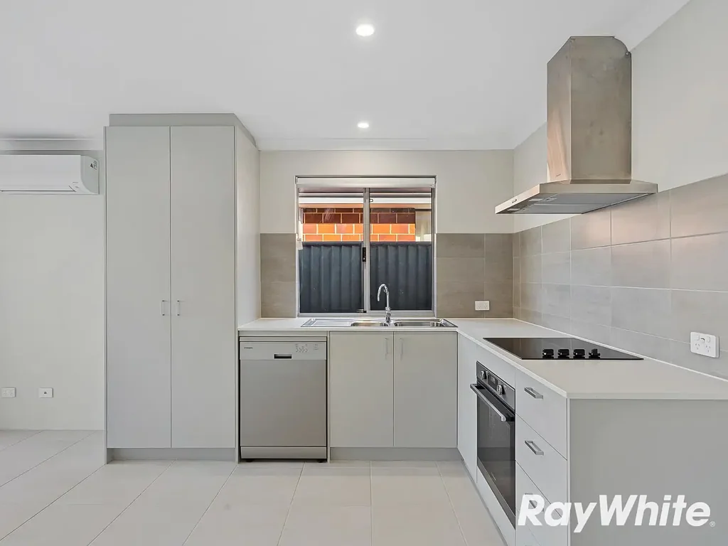 Lovely lock-up and leave - secure, low maintenance home