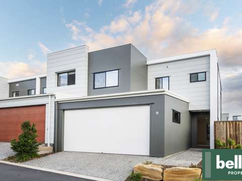 Pimpama 3 Bedroom Beautiful near new 3 bedroom Town House