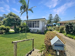 247 Beach Road, Denhams Beach