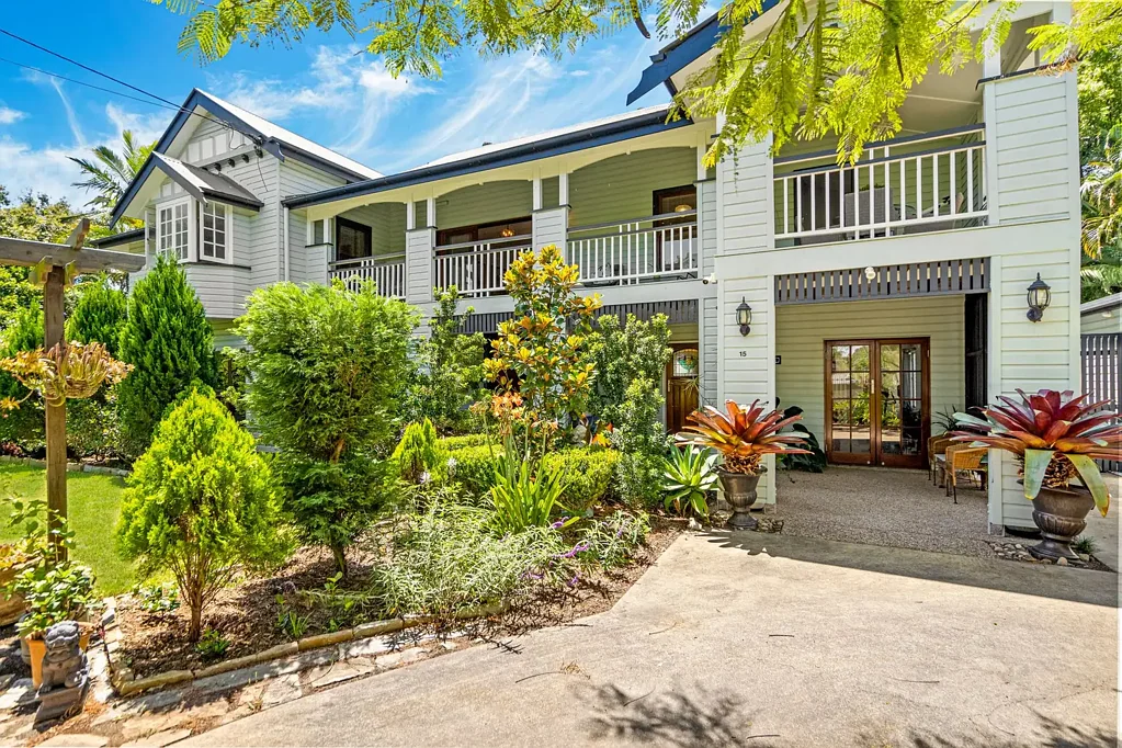 North Booval 8 Bedroom "Waverley" Now For Sale