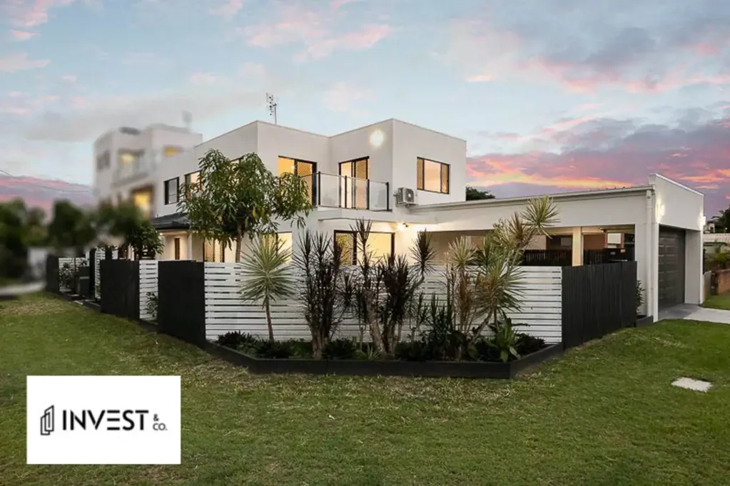 Modern and Stunning - Immaculate Four Bed, Three Living Area Home - Southport