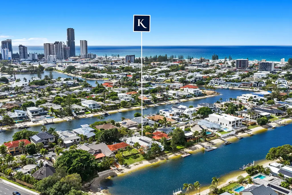 9 Sundowner Court, Mermaid Waters, QLD 4218
