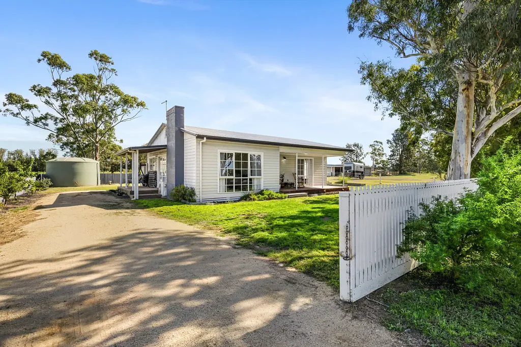 132 Settlement Road, Kilmany, VIC 3851