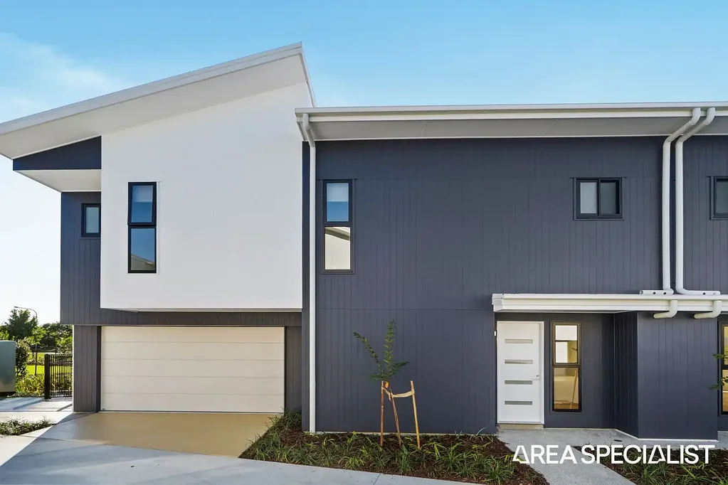 Executive Luxury & Spacious Villa in Serenity Reserve