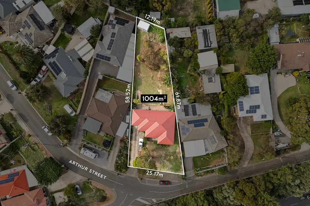 Darlington 3침실 Develop, invest, renovate or start again, the options are endless