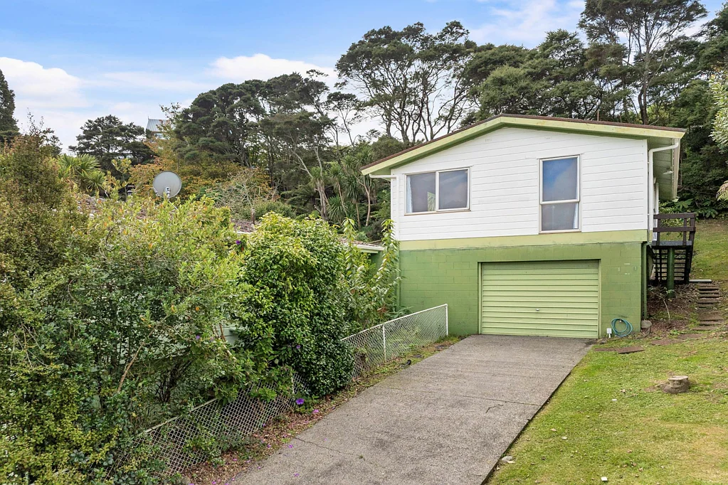 Glen Eden 2 Slaapkamer Fantastic First Home in a Premium Location