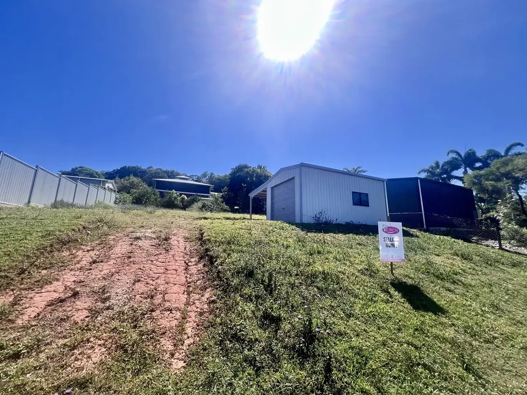 South Mission Beach Elevated Position ~ Shed Read ~ Dunk Island Views