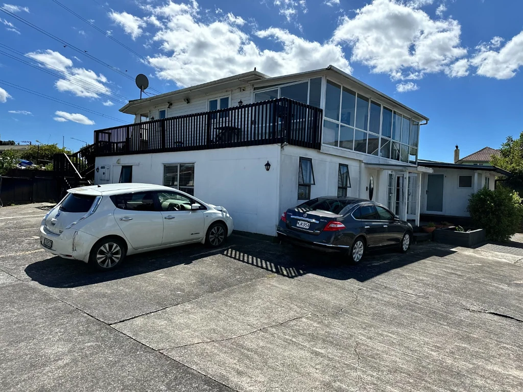 Rent reduced! First weeks rent free!