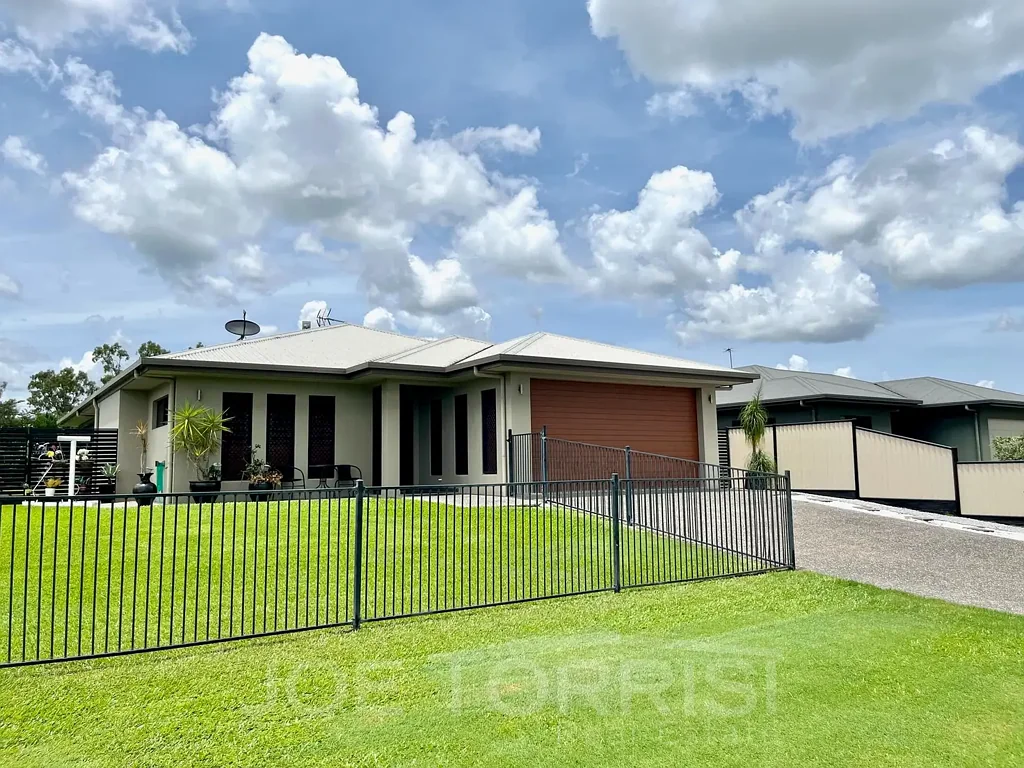 21 Mirrabook Avenue, Mareeba, QLD 4880