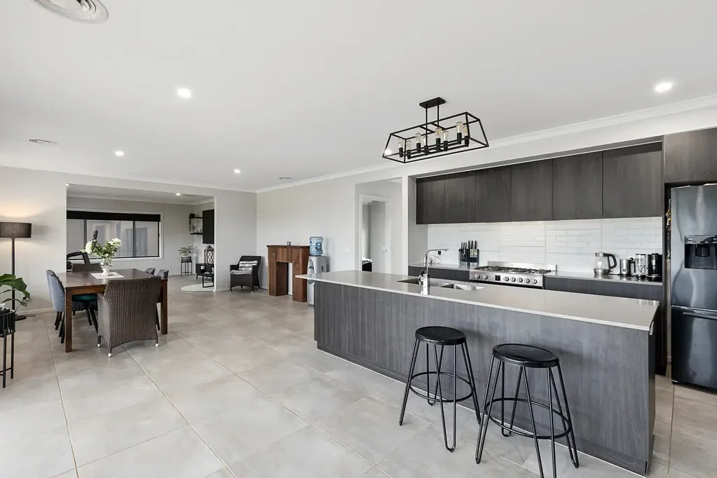 Tatura 4Kwarto Stylish Family Home with Exceptional Space and Comfort