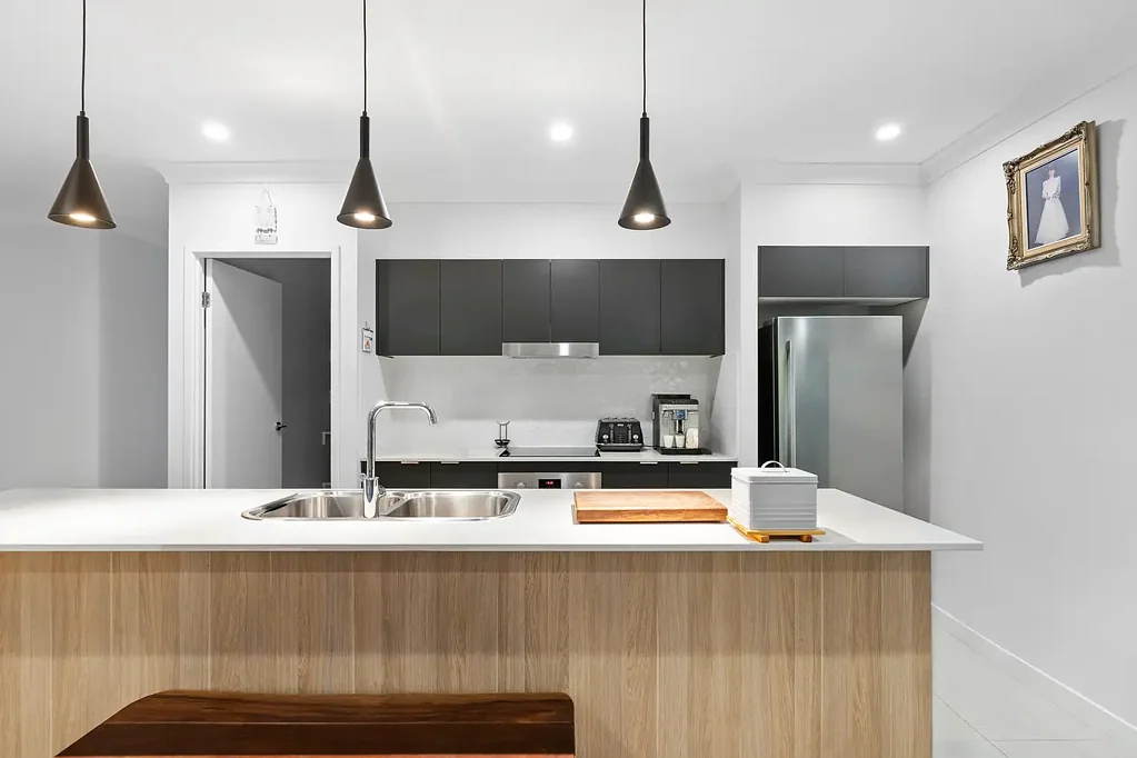 3 Dove Close, Burnside, QLD 4560