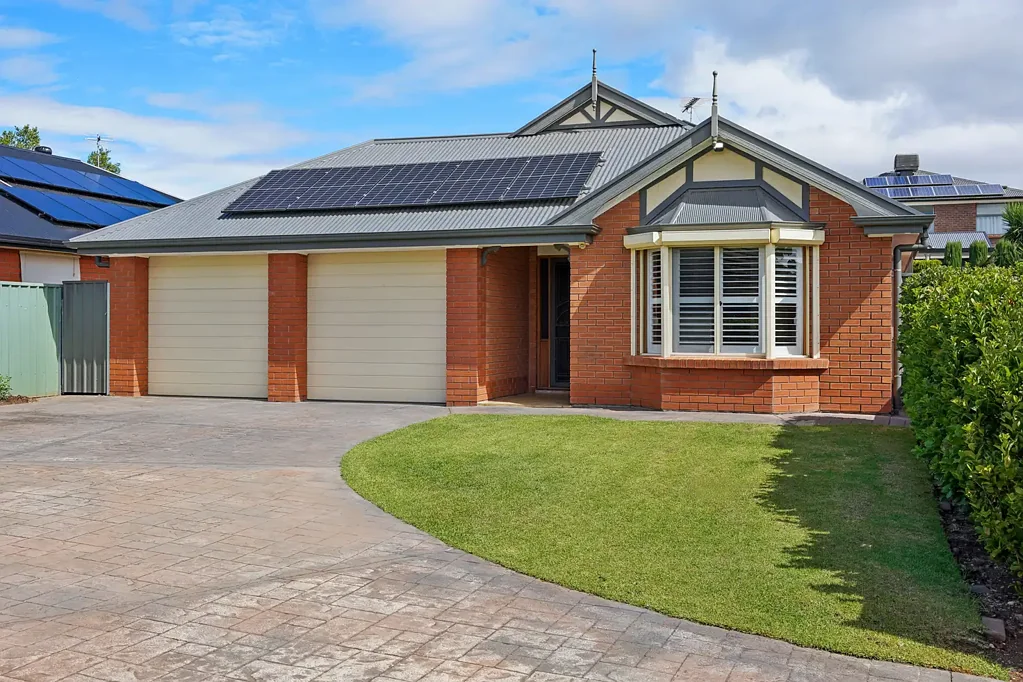 18 Carrail Grove, Greenwith, SA 5125