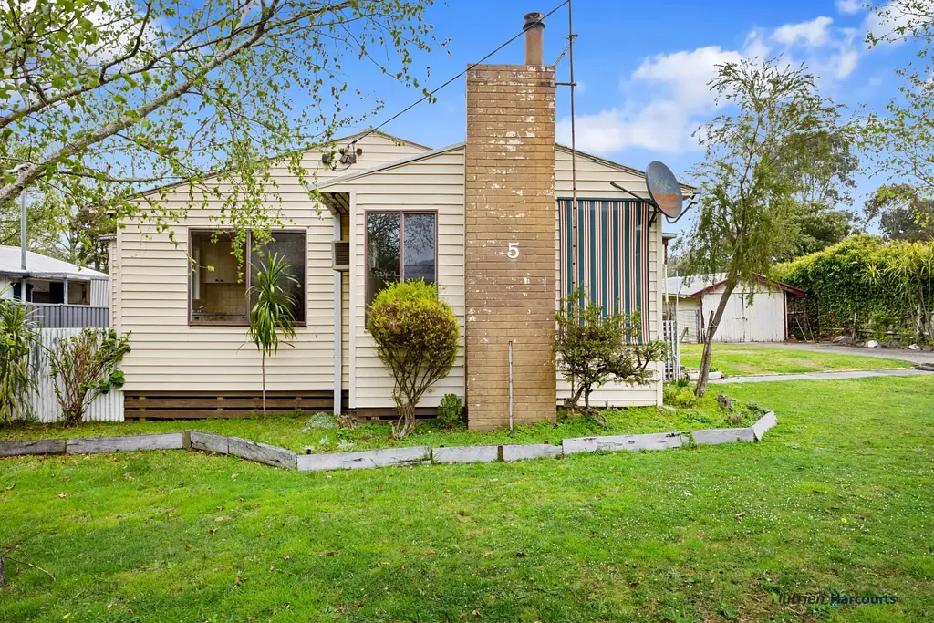 5 Seventh Street, Eildon, VIC 3713