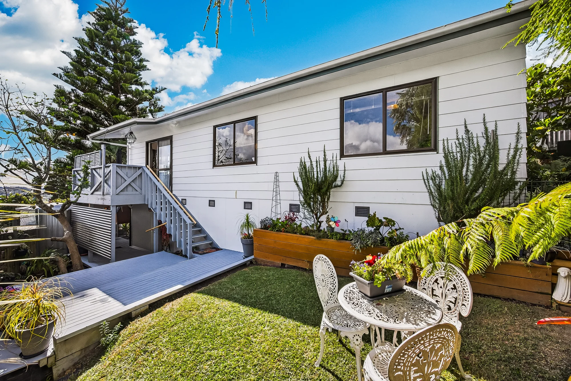 Ranui 3Moenga Immaculate, Freehold with City Views