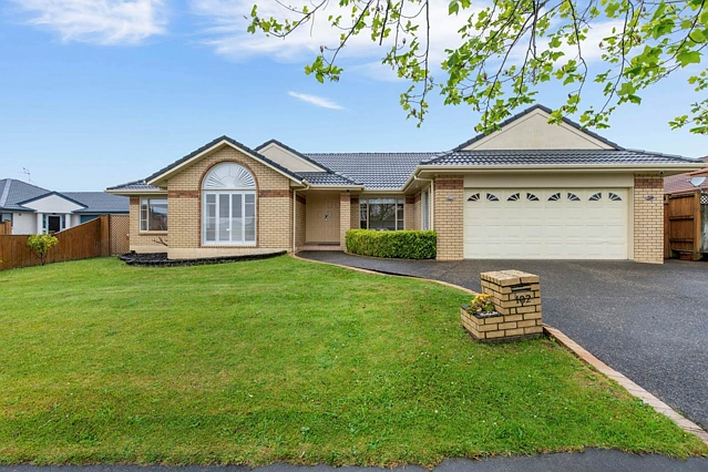 102 Golfland Drive, Golflands, Manukau City