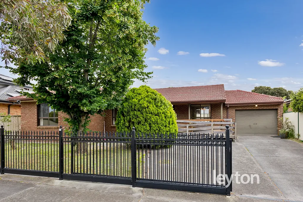 Springvale South 4ਬੈੱਡਰੂਮ A Warm Family Home with Space, Comfort & Endless Possibilities