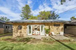 37 BARDO RD, Newport