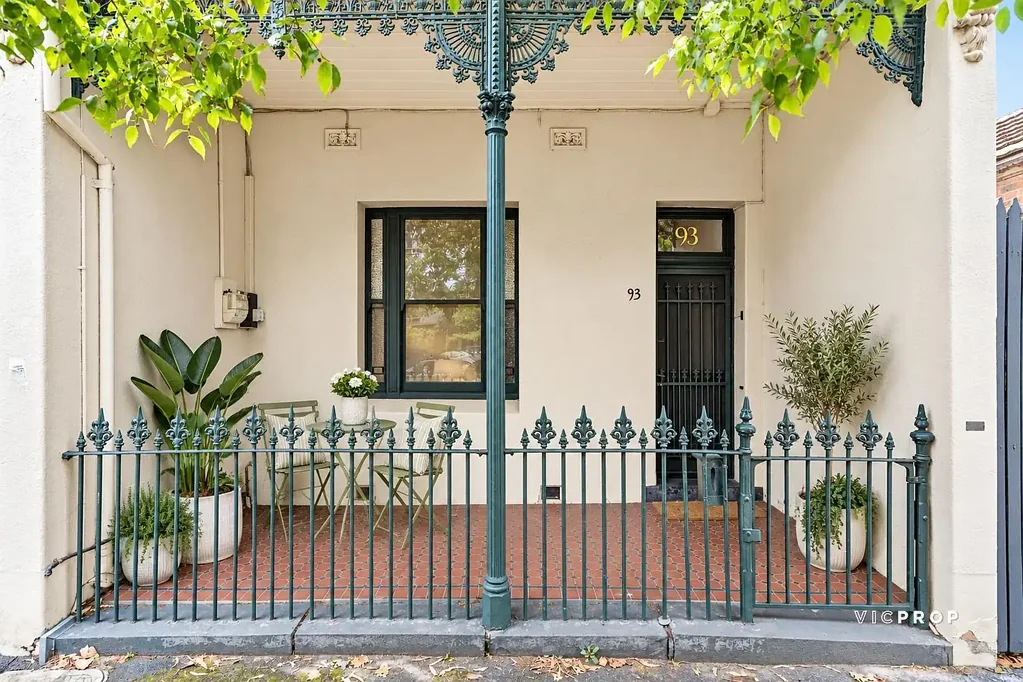 Carlton 3ਬੈੱਡਰੂਮ Light-Filled, City-Edge Living with Versatility & Independence