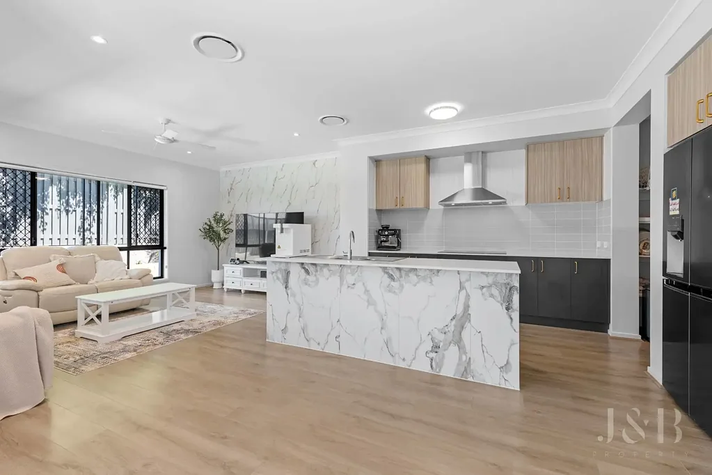 Rochedale 4ห้องนอน Newly Built Home with Premium Features in Prime Rochedale Location
