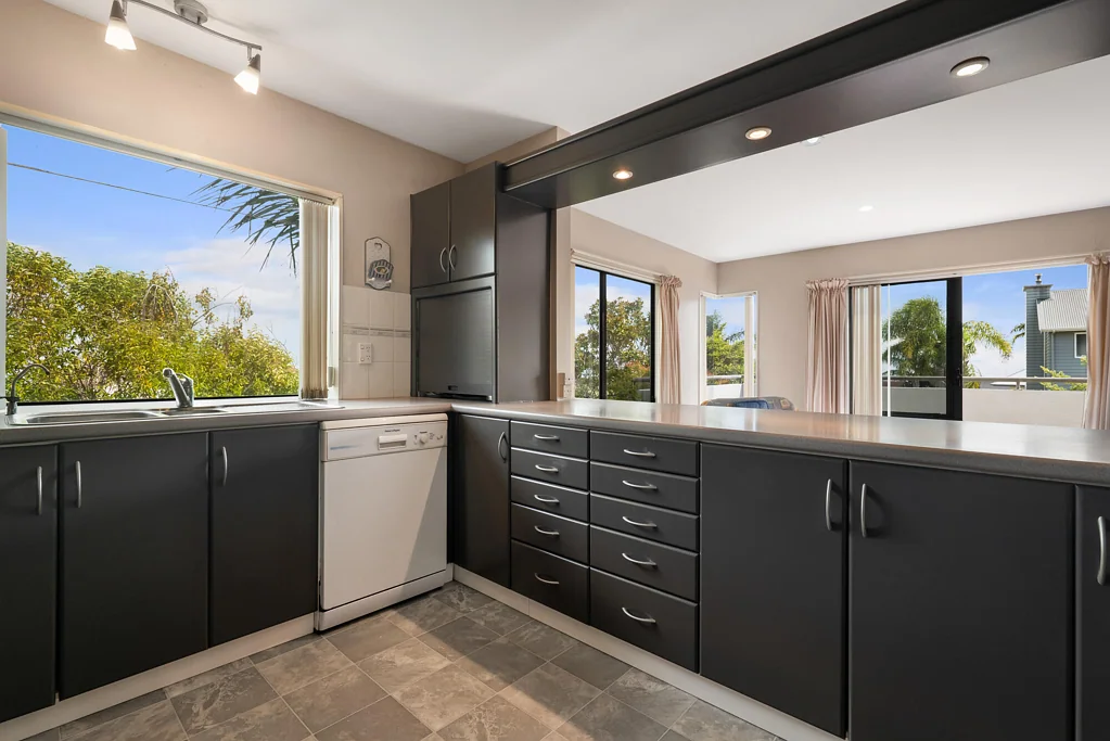 Thames 4कमरा Step Inside, Discover More