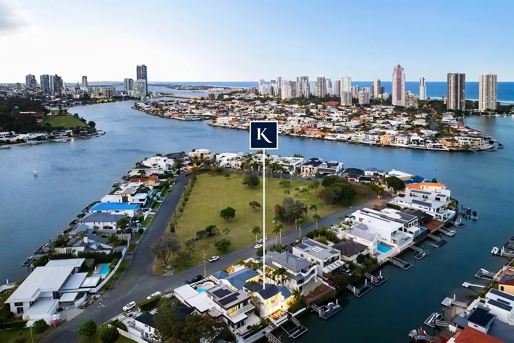 Surfers Paradise 5 Slaapkamer Contemporary Waterfront Entertainer in an Exclusive Island Setting
