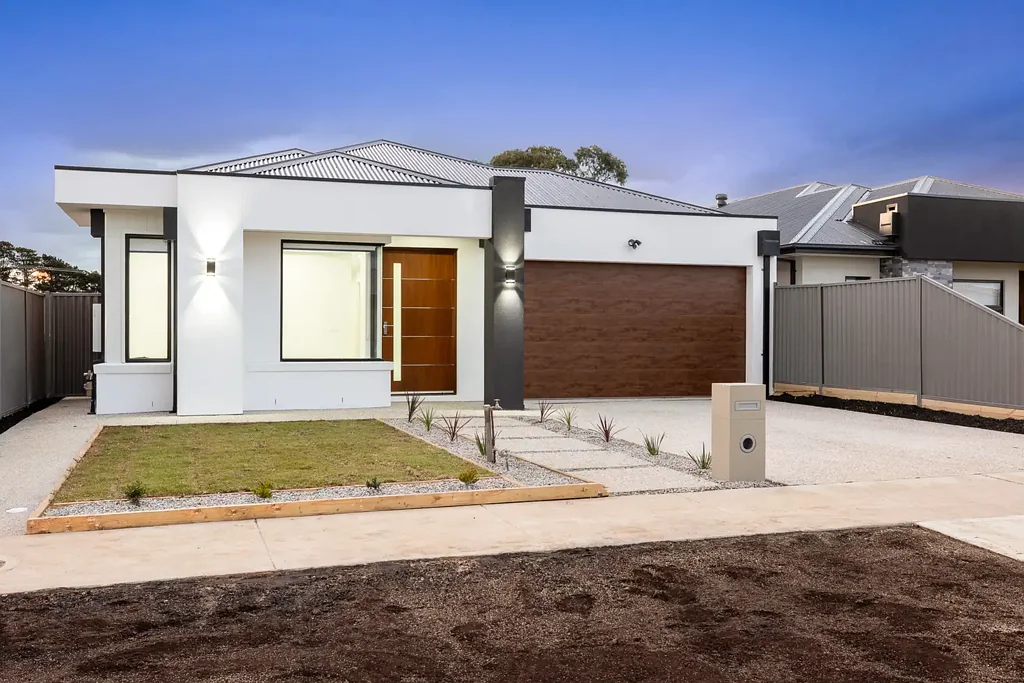 Alfredton 4 Bedroom Modern Elegance Meets Family Comfort in a Brand-New Home
