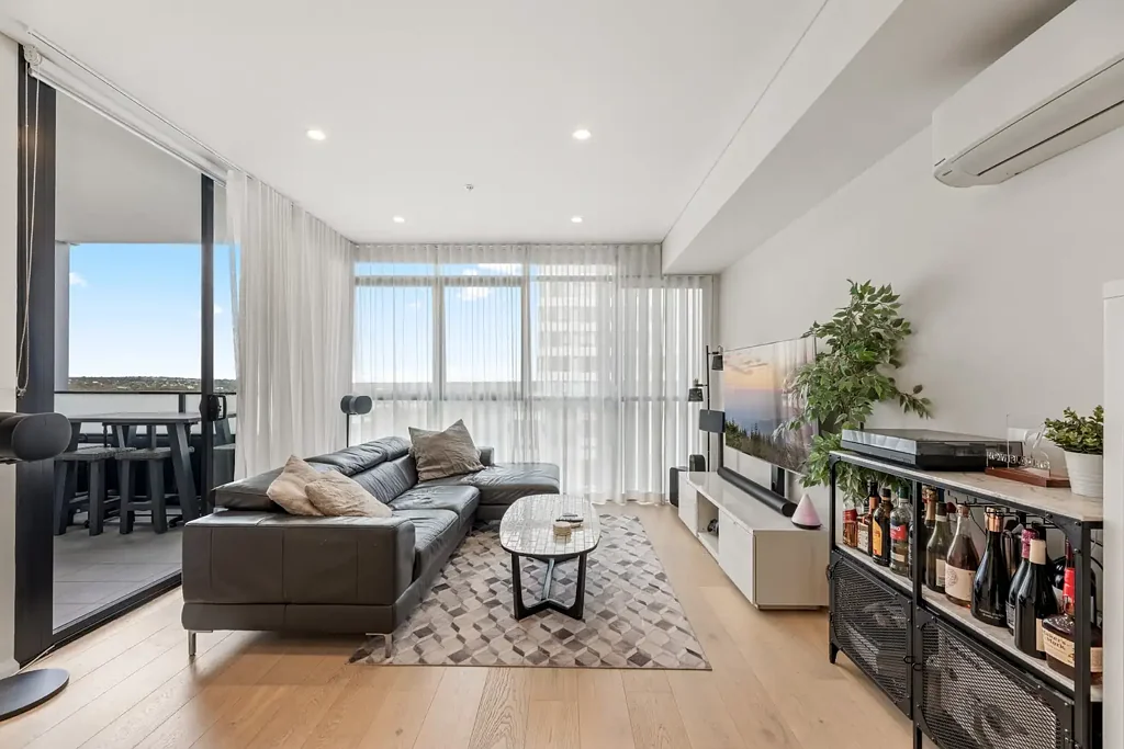 702/35 Flora Street, Kirrawee, NSW 2232