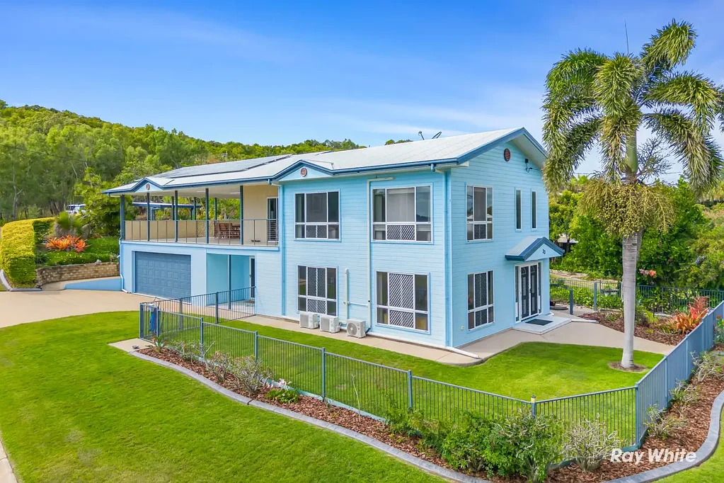 33 Taylor Street, Keppel Sands, QLD 4702