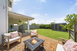 2/80 Fern Parade, Griffin