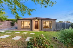1/30 Silver Gum Drive, Pakenham