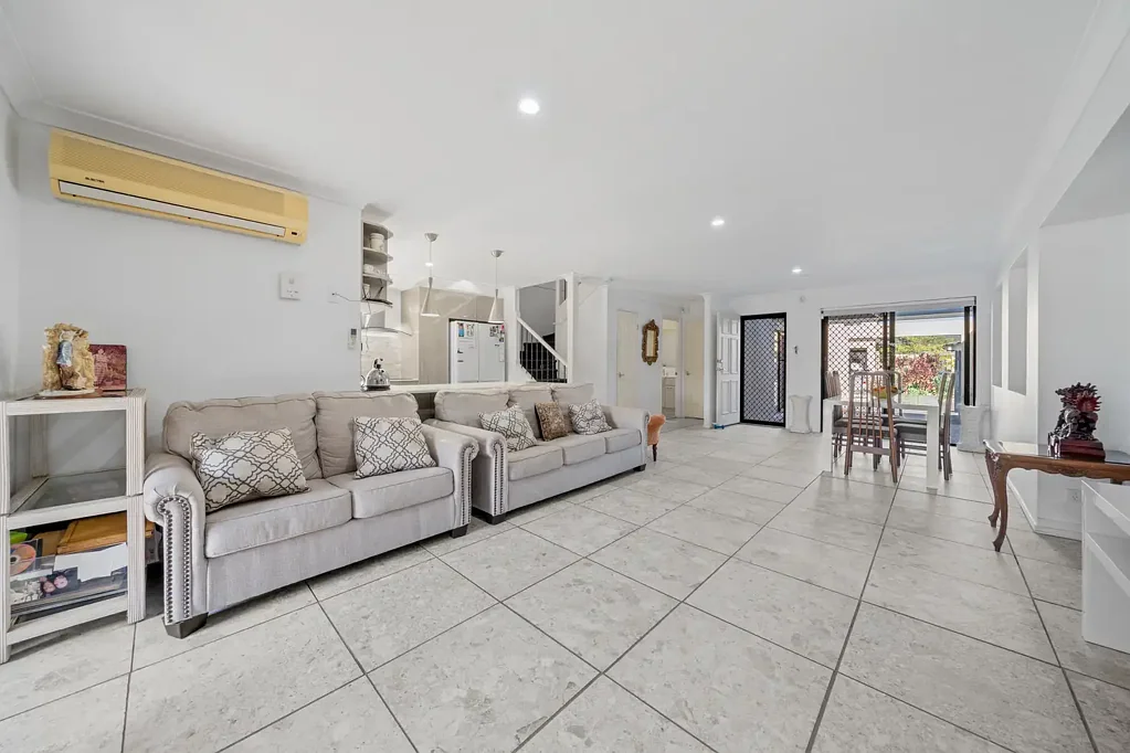 Upper Coomera 3침실 STUNNING RENOVATED TOWNHOUSE