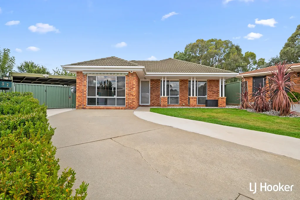 37 Thornhill Crescent, Dunlop, ACT 2615