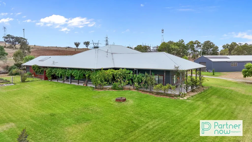 Tamworth Large, Rural Home Minutes from Tamworth