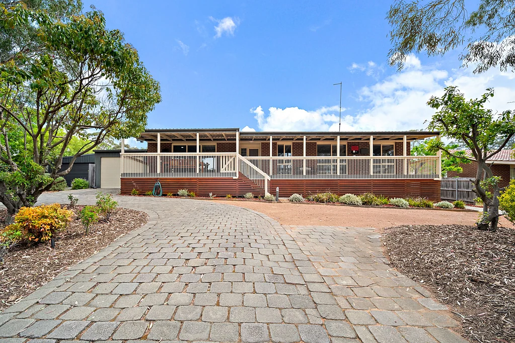 111 Bingley Crescent, Fraser, ACT 2615