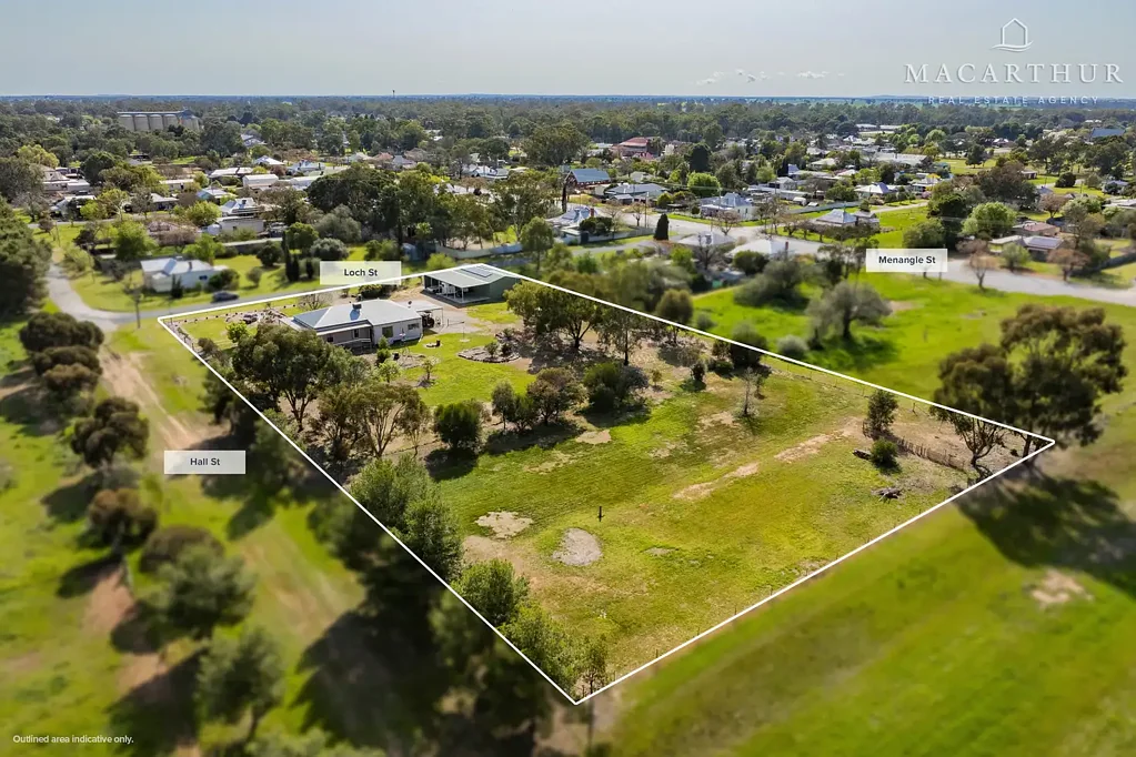 25, 27, 29-35 Hall Street, Ganmain, NSW 2702