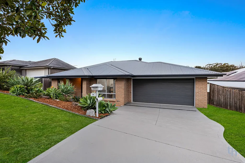 4 Bellavia Street, Cameron Park, NSW 2285